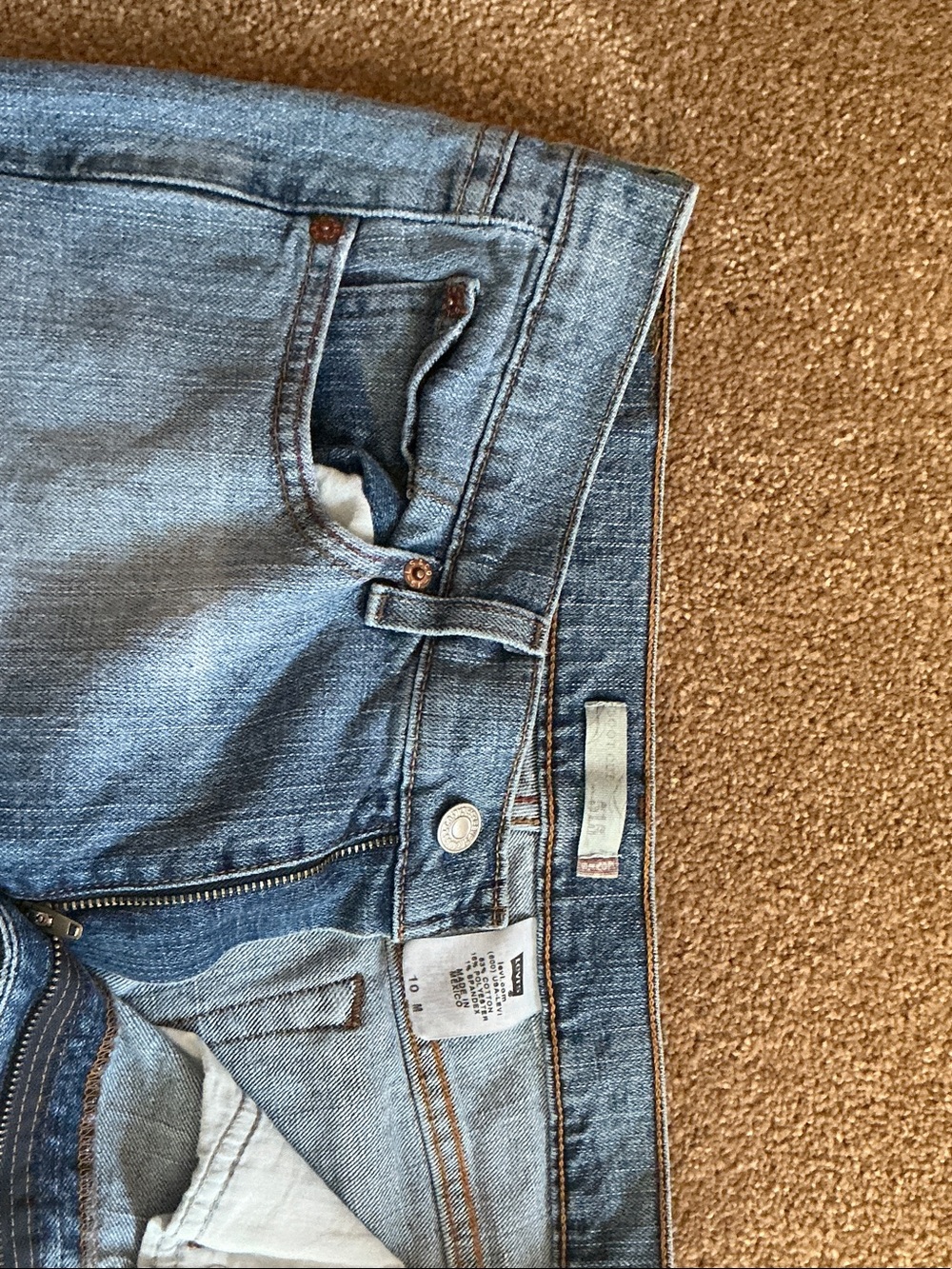 Levis
